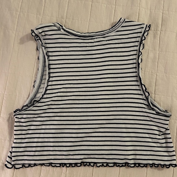 UO Layla Lettuce-Edge Boxy Muscle Tank - Picture 3 of 3